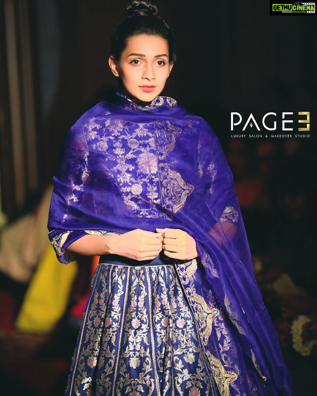 Sanchana Natarajan Instagram - For designer SANJAY GARG ⭐️#rawmango 💙 P.c @santhoshgunasekar 😊