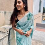 Sanchana Natarajan Instagram - Breezy but ain’t easy.