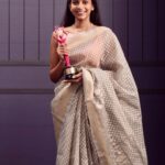 Sanchana Natarajan Instagram - First ⭐️ @she_india Shot by- @balakumaran.19 @deekshitanikkam
