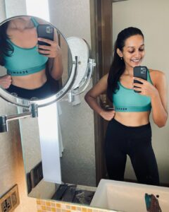 Sanchana Natarajan Instagram - Now let’s see how long this lasts🦧
#worksoutonceinabluemoon
#andactslikeabodybuilder
#toomuchisay 🌝