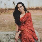 Sanchana Natarajan Instagram - #AD My hair and scalp hasn’t felt this healthy in a long time. @vilvah_ and their haircare products have done a phenomenal change to my hair health. Now everyday is a good hair day 🤩!