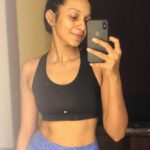 Sanchana Natarajan Instagram - Kinda wanna wear nice clothes but it’s also kinda hard to let go off my yoga pants lifestyle 🙍🏻‍♀️ #whycantievermakeupmymind #kindahavetocleanmymirror🤦🏻‍♀️