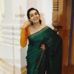 Sanchana Natarajan Instagram - Sitting at home and waiting for my next set of friends to get married after everything gets better so i can dress up and be happy like this🥴 📷- @abi_bi_bu ❤️ Hair- @raisedbrowsbybhavani ❤️ Blouse- @razak_creations