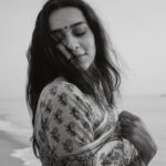 Sanchana Natarajan Instagram - காற்றோடு .. 📷- @harini_sarathy Wearing- @taryabypriyaram