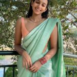 Sanchana Natarajan Instagram - Million pictures in my phone but the one i like is in which my eyes are half shut🤦🏻‍♀️ #whyamilikethis? @shwetagai my new personal fotografer🥰 Saree- @aikyatha Blouse- @razak_creations Hair- @puii_c_ammy