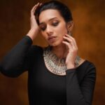 Sanchana Natarajan Instagram - For @sukra_jewellery Team- @anitakamaraj @beingroofa @sainidhikidambi @vishualizemua @studiojumbos