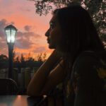 Sanchana Natarajan Instagram - Hangry but distracted by the sunset.🤯