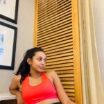 Sanchana Natarajan Instagram - Decided to be in the gym by 6’o clock, it’s 6:30 now! So i guess we just wait till tomorrow 🫣 #illstarttomorrow #whyamilikethis #imbadinfluencebro #builduplanallathaniruku #butrealitylaonumeillaye #whereismymotivationtogoworkout 😩