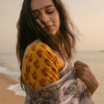 Sanchana Natarajan Instagram - காற்றோடு .. 📷- @harini_sarathy Wearing- @taryabypriyaram