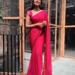 Sanchana Natarajan Instagram - If y’all thought i will get over this saree phase very soon then I’m sorry to say this but no it’s never going to happen 😝 #anotherdayanothersaree