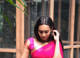 Sanchana Natarajan Instagram - If y’all thought i will get over this saree phase very soon then I’m sorry to say this but no it’s never going to happen 😝 #anotherdayanothersaree