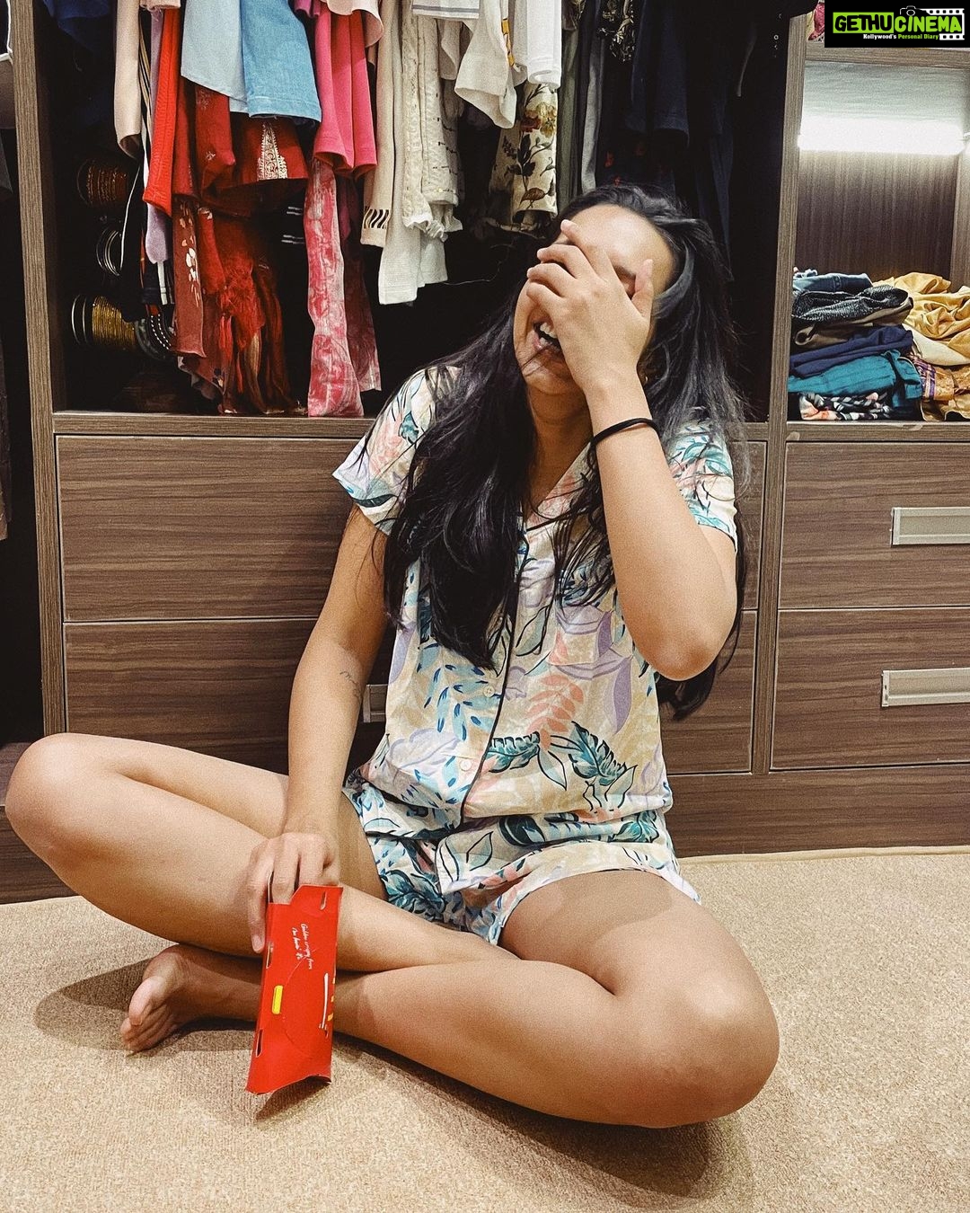 Sanchana Natarajan Instagram - It’s all fun and games until someone asks me to share my fries!😒🍟 #wontsharedontcare😝 #livinglifeinpjs😬