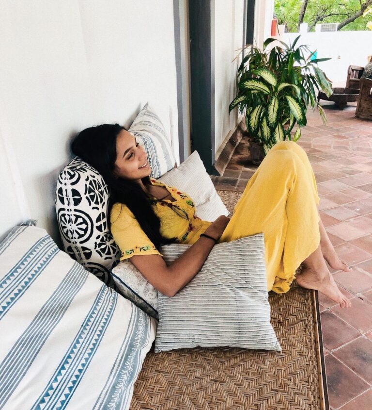 Sanchana Natarajan Instagram - Chill max 💆🏻‍♀️