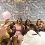 Sanchana Natarajan Instagram - Here's to the ones that we got, Toast to the ones here today🍾 #vaishgotshy❤️ Citadines OMR Chennai