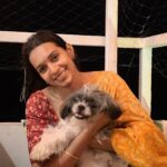 Sanchana Natarajan Instagram - The only way to my heart. Let me cuddle with your dog and we can be friends 😬❤️. Also i will suffocate you with my love the last picture is a proof! 😬 #iamakadhalvirus