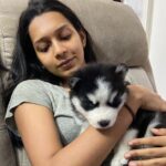 Sanchana Natarajan Instagram - All my friends are getting married to the love of their lives and here i am forcing cute doggos to take cute pictures with me 😬 #livingthebestlifeha? #theyalllovemetoo #doggolifebestlife