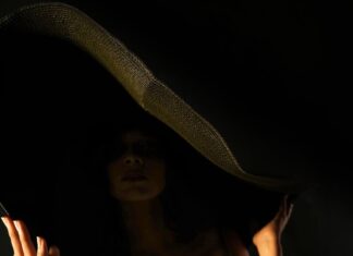 Sanchana Natarajan Instagram - Light play🏮 Photographed by @ajaykumar_elango Makeup: @makeupwithshruthi Hair: @suganthi.themua Stylist: @neelam_stylist Hat: @thefiestymiss