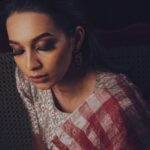 Sanchana Natarajan Instagram - Power nap😴 #morelikebeautysleep 😬 shot by - @l1mesoda MUA - @chisellemakeupandhair Designer/styling - @assyadesigner / @rakshusrinivas03 Assisted by - @allan_wilfred