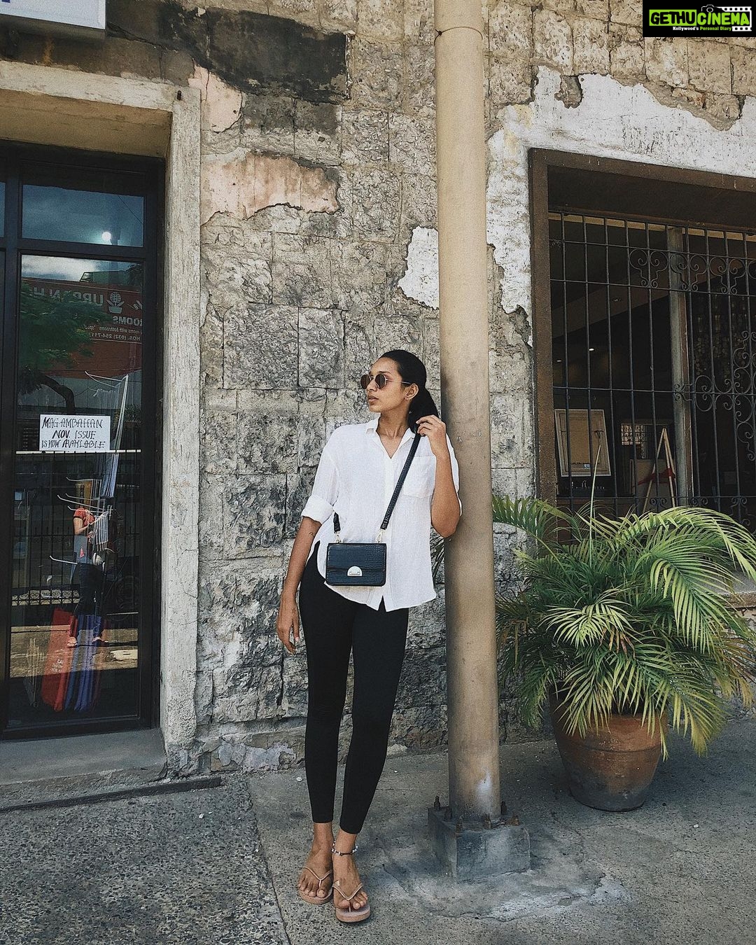 Sanchana Natarajan Instagram - The lost and found⭐️ Sto. Niño Cathedral Church, Cebu City