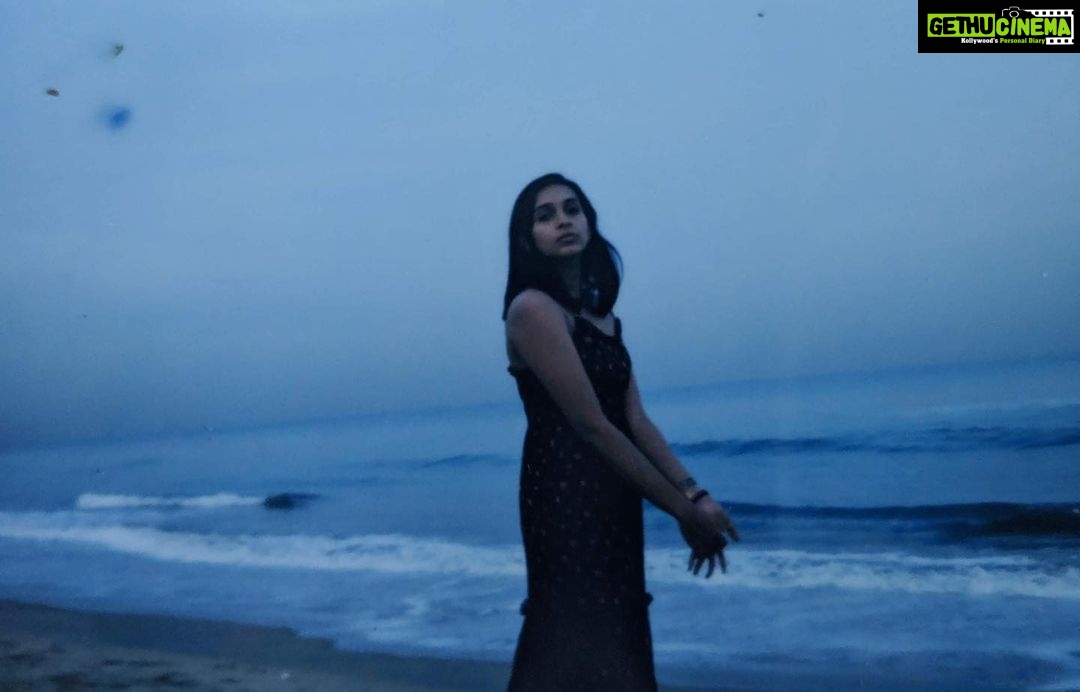 Sanchana Natarajan Instagram - Call me the breeze🎵 📷- @canvasoul