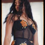 Sanchana Natarajan Instagram - Autumn leaves under frozen souls. @ri.shi.ka @suresh.menon