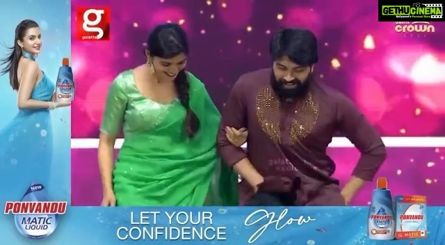 Sanchita Shetty Instagram - With @alwaysjani master Presented award for #arabickuthu #galatacrown2022 Superb fun to dance with Jani master on stage 💃💃 #dance #lovedance #sanchita #sanchitashetty #spreadlovepositivity ❤️