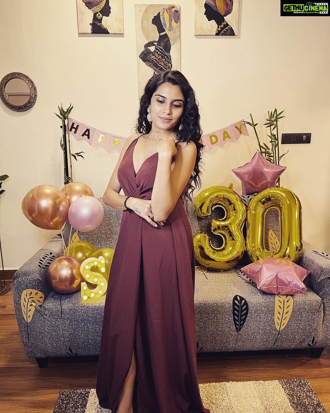 Sangeetha Bhat Instagram - Fourth of July eve photo dump…….😌 #sangeethabhat #sangeethabhatsudarshan #actresstheunknown #actress #fourthofjuly #birthdayphotodump #gratitude #grateful #karnataka #bengaluru Bangalore, India