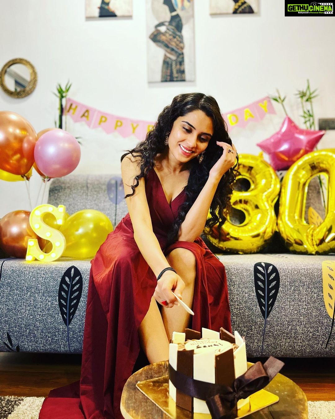 Sangeetha Bhat Instagram - Fourth of July eve photo dump…….😌 #sangeethabhat #sangeethabhatsudarshan #actresstheunknown #actress #fourthofjuly #birthdayphotodump #gratitude #grateful #karnataka #bengaluru Bangalore, India