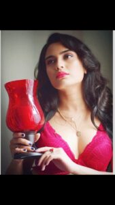 Sangeetha Bhat Instagram - “I have chosen to no longer be apologetic for my femaleness and my femininity. And I want to be respected in all of my femaleness because I deserve to be.”

#sangeethabhat #sangeethabhatsudarshan #actresstheunknown #actress #natureschild #sangeethabhatreels #icandoboth #bengaluru #karnataka #gratitude #grateful #woman #womanpower #femaleness #selflove