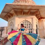 Saniya Iyappan Instagram - ✨ Photography : @yaami____ Designer and Stylist : @asaniya_nazrin Outfit : @khajuraho_boutique_ Jaipur Amber Fort India