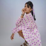 Saniya Iyappan Instagram – It’s the 50’s Honey 💜

Photographer : @jiksonphotography 
MUAH : @shaanmu ✨
Studio : @thestudioloc 
Production: @lightsoncreations 
Wearing: @_susan_lawrence_ 
Styling: @asaniya_nazrin 
Retouch: @soulads_photography Studio Loc