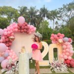 Saniya Iyappan Instagram - 20🥂💫 Another year older, wiser, and happier.. Thank you for all the birthday wishes I love you all…🤍 Outfit : @_susan_lawrence_ Mua : @zara___makeover Decor : @thegreindale Cake : @thesugarsifter Lights and sound : @ashifsoundmedia