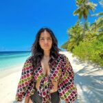 Saniya Iyappan Instagram - Life’s a beach Find your 🌊 wave... Designed and styled by : @soorajskofficial Mua : @samson_lei 📷 : @chunkymathew W Maldives