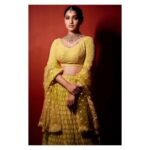 Saniya Iyappan Instagram - #jiksified sangeet💛 Outfit : @paris_de_boutique Stylist : @asaniya_nazrin Makeup and hair : @Samson_lei Photography : @jeesjohnphotography Jewellery : @kushalsfashionjewellery Bariks Luxe Salon