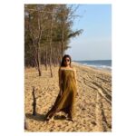 Saniya Iyappan Instagram - Salty air, sun kissed hair..✨ #tb