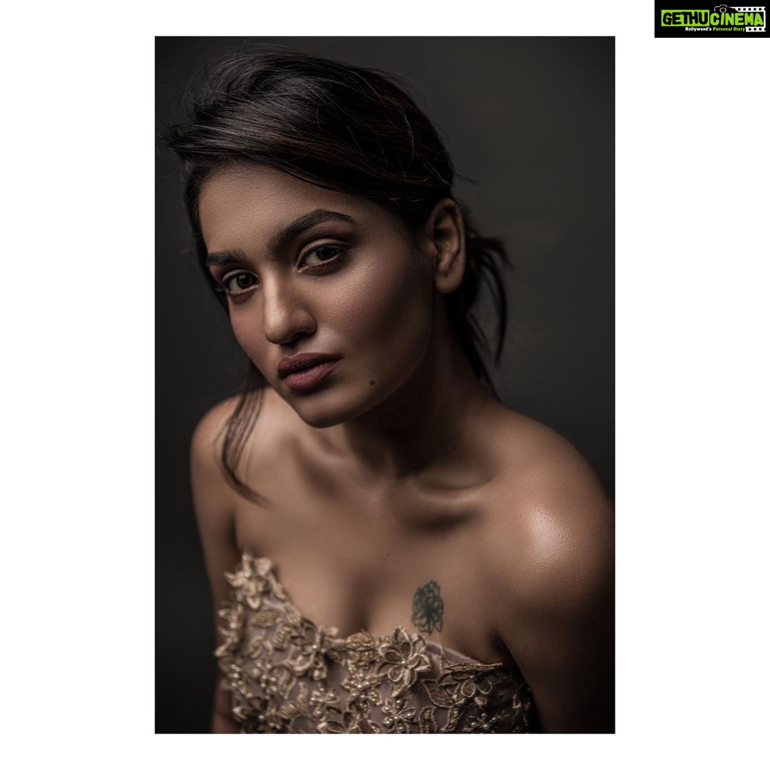 Saniya Iyappan Instagram - Happy womenโs day. Behind every successful women is herself. Styling by : @theitembomb ๐ท : @ankitanevrekar_photography Make up : @sabakhanmakeup ๐๐ปโโ๏ธ : @anilkodnani @shaneemz ikkaaaa Mumbai, Maharashtra