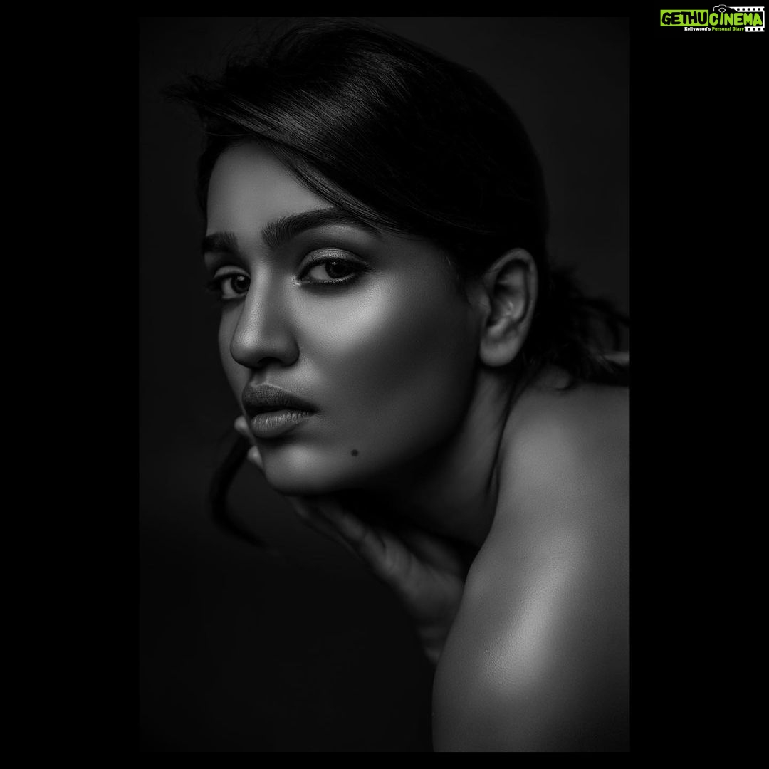 Saniya Iyappan Instagram - bimyou~ Styling by : @theitembomb 📷 : @ankitanevrekar_photography Make up : @sabakhanmakeup 💇🏻♀️ : @anilkodnani Mumbai, Maharashtra