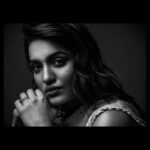 Saniya Iyappan Instagram - Réquiém. Styling by : @theitembomb 📷 : @ankitanevrekar_photography Make up : @sabakhanmakeup 💇🏻‍♀️ : @anilkodnani @shaneemz thank you Ikka 💖 Mumbai, Maharashtra