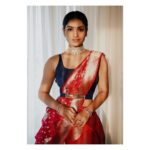 Saniya Iyappan Instagram - Ramu Kariat awards 2020. #youthiconaward Mua : @sajithandsujith Outfit : @poornimaindrajith Styling: @asaniya_nazrin Jewelleries: @kushalsfashionjewellery 📷 : @a____p____t @thestudioloc Sajith & Sujith