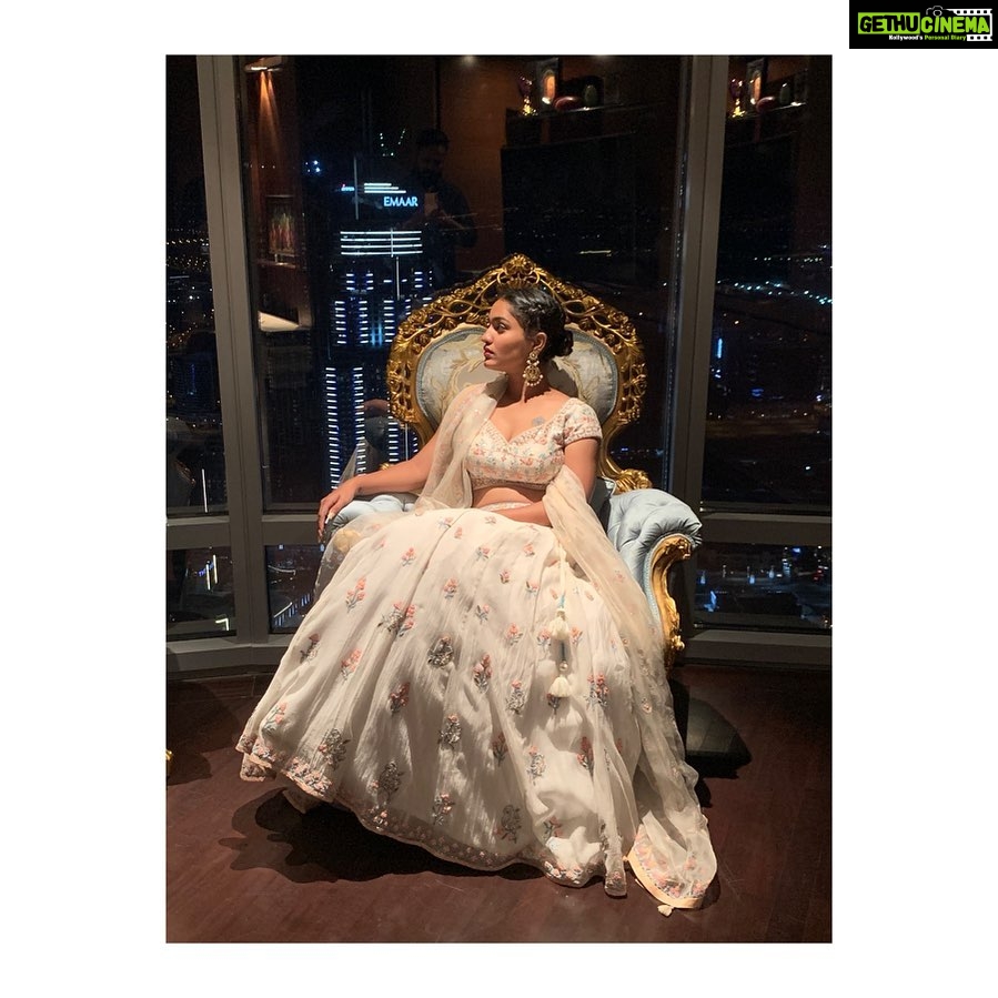 Saniya Iyappan Instagram - Queen 🌹 Outfit: @anitadongre Styling: @soorajskofficial Burj Khalifa