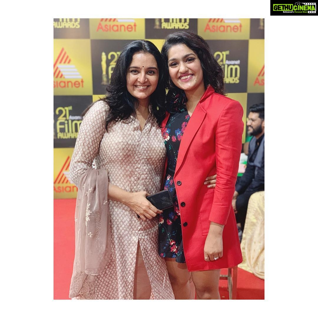 Saniya Iyappan Instagram - ♥️ @manju.warrier