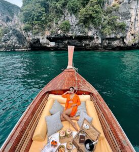 Saniya Iyappan Instagram - 🍊🏝
.
.
@smittenholidays 
@nobleswimwear