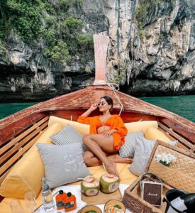 Saniya Iyappan Instagram - 🍊🏝
.
.
@smittenholidays 
@nobleswimwear