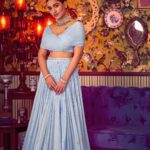 Saniya Iyappan Instagram - आँखों में तेरी अजब सी अजब सी अदाएं हैं……🎶💫 Stylist : @asaniya_nazrin Photographer : @rahul_raj_._r Makeup And Hair : @unnips Outfit : @wesnikfashion Jewellery : @meralda.jewels Video Editor : @mekkailvipin Video : @karthik__s_s_w_s_ Kochi, India