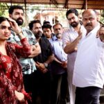Saniya Iyappan Instagram - Starting a new journey, such an honour to work with @rosshanandrrews sir again , also first time with one of the finest actors we have today @nivinpaulyactor Looking forward to join this incredibly talented team @ajuvarghese @saijukurup @siju_wilson Movie is yet to be titled, more details soon!! Need your blessing and prayers.❤️✨ Kottarakara