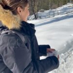 Saniya Iyappan Instagram - Scribblings from my First Solo Trip — Part 2 I've been to Tosh before, during summer. It was nothing like what I had seen in winter. The valley painted itself with a vibrant white hue. Being all by myself amongst these snow-clad mountains in this picturesque valley brought an enormous amount of indescribable feelings. The two-hour trek from Tosh to Kutla would've been a dreadful experience if it hadn't been for the amazing Gappuji and Amrit Ji. I know them from my previous expeditions with Tentgram. Even though it wasn't the first time I received their hospitality, meeting and interacting with them during my first solo trip was an entirely different experience. When the freezing wind shivered every inch of my body, their warm hospitality made me endure all the hardships and finish my trek successfully. There were moments I thought I wouldn't be able to make it, but the sheer positive energy radiated by Gappuji kept me going. He sang folk songs and cheered me up every time he thought I was feeling slightly low. Team Tengram was of great help during this trip. They took some great efforts to ensure that everything went pretty smooth on my first solo trip. As a lone girl traveller, I had many apprehensions regarding safety, but Tentgram made it all feel like a breeze. If it hadn't been for such amazing people like Gappuji and Amritji, I wouldn't have been able to capture so many memories. I am eternally grateful! @tentgraam 🤍