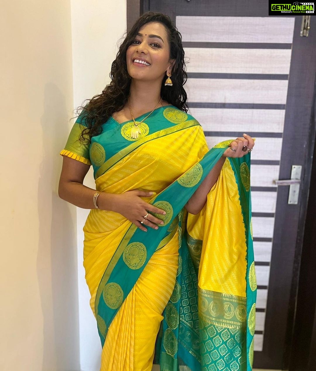 Sanjana Singh Instagram - It's your life, not theirs. Do what matters most to you; do what makes you feel alive and happy. Don't let the expectations and ideas of others limit who you ... #instagram #view #instalike #explore #lovequotes Cumbum,theni dt