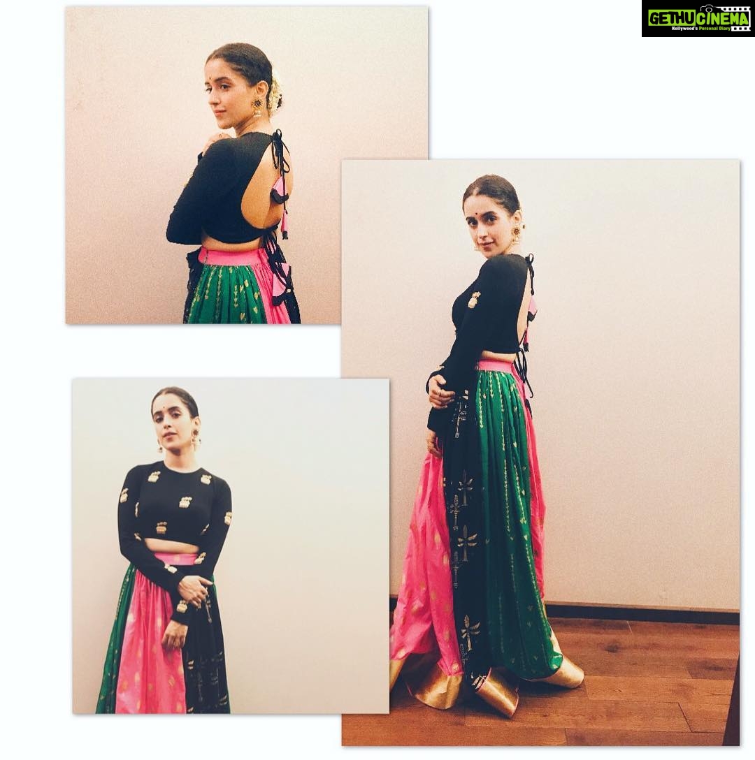 Sanya Malhotra Instagram - It was indeed a Happy Diwali! Thank you @masabagupta for such a stunning outfit. #diwali2017