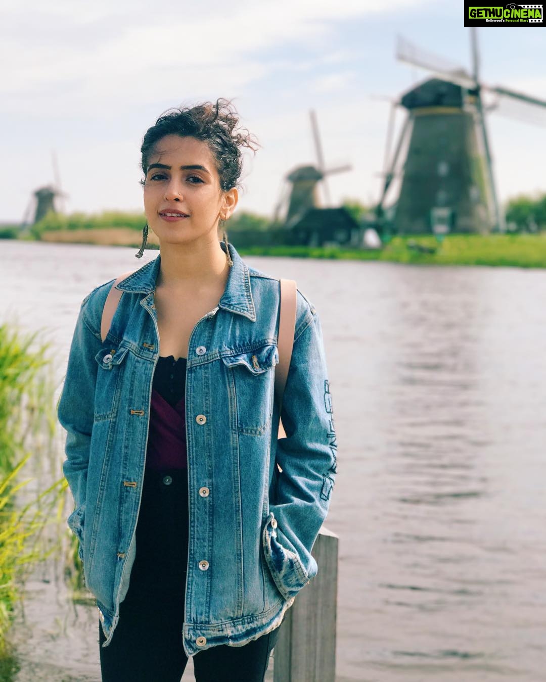 Sanya Malhotra Instagram - 🙋🏻 Kinderdijk, Netherlands