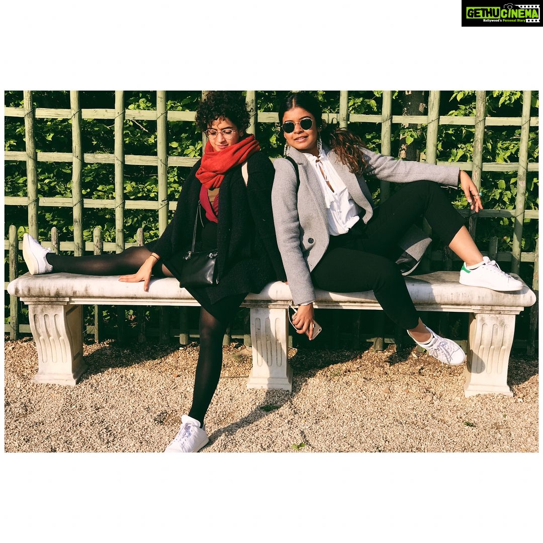 Sanya Malhotra Instagram - Me teaching @anjalimehta92 how to pose like #aboss! Swipe right and pose like a boss 😇 #thankmelater #itsatiringjob